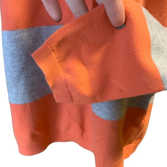 Tommy HILFIGER V-NECK ORANGE & GREY STRIPED SWEATER SIZE XS - Picture 3 of 5